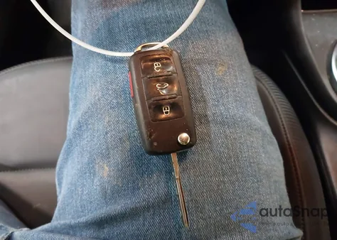 2012 Volkswagen Beetle 2.5L из США, поврежденный, VIN 3VWJP7AT2CM661691